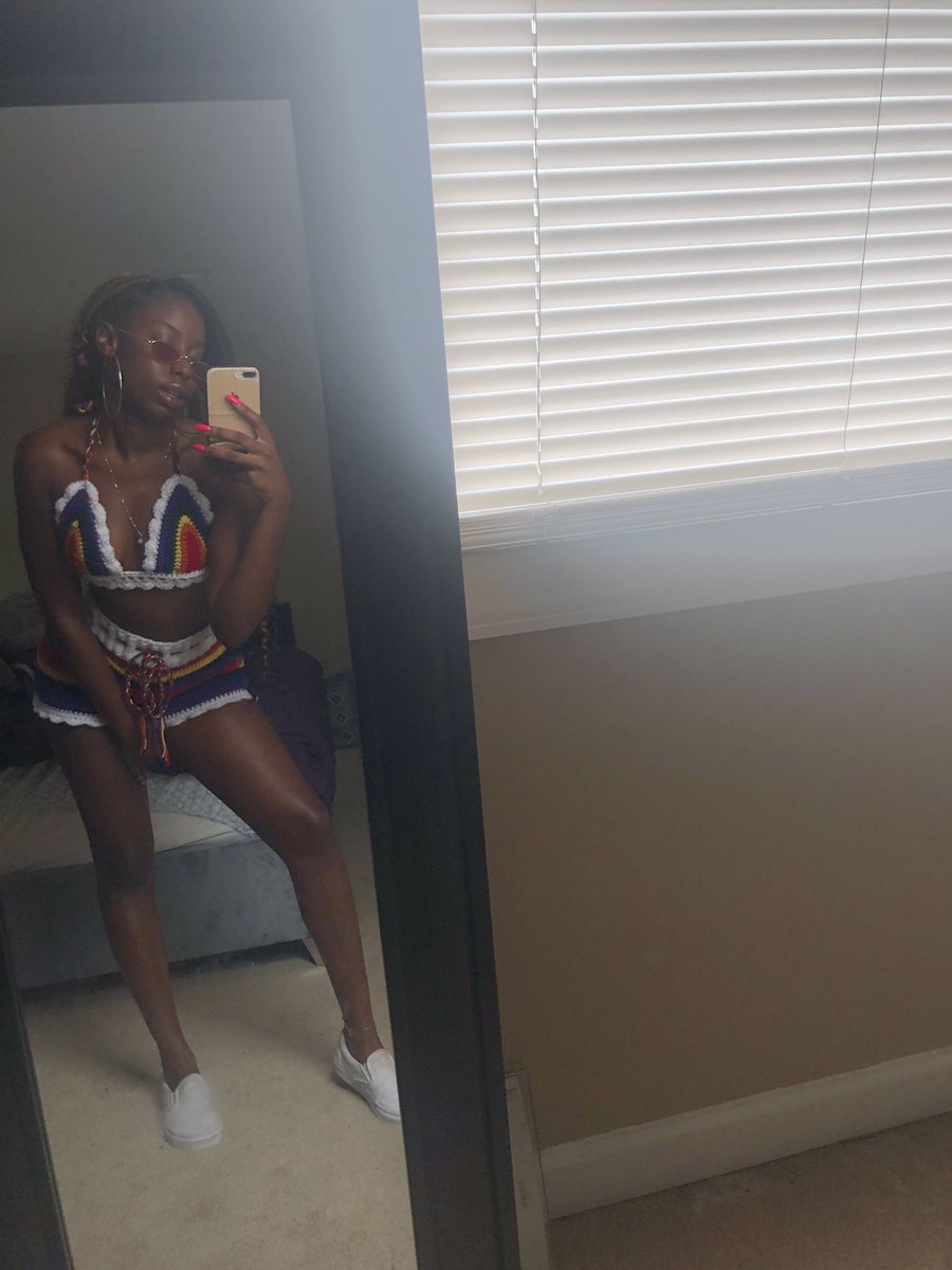 ChopppOutCheaa's tweet photo. ❤️🧡💛💚💙💜 https://t.co/uzGuIPNgVp