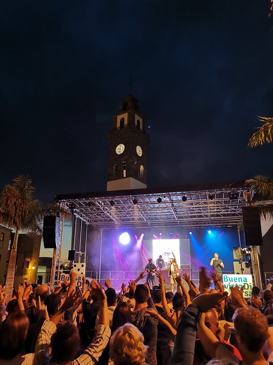Gran noche ayer disfrutando de #BuenavistaDiversa, con grandes actuaciones como <a href="/Langui_Oficial/">Langui_Oficial®</a>, teniendo la #Diversidad como eje central #Tenerife #Canarias