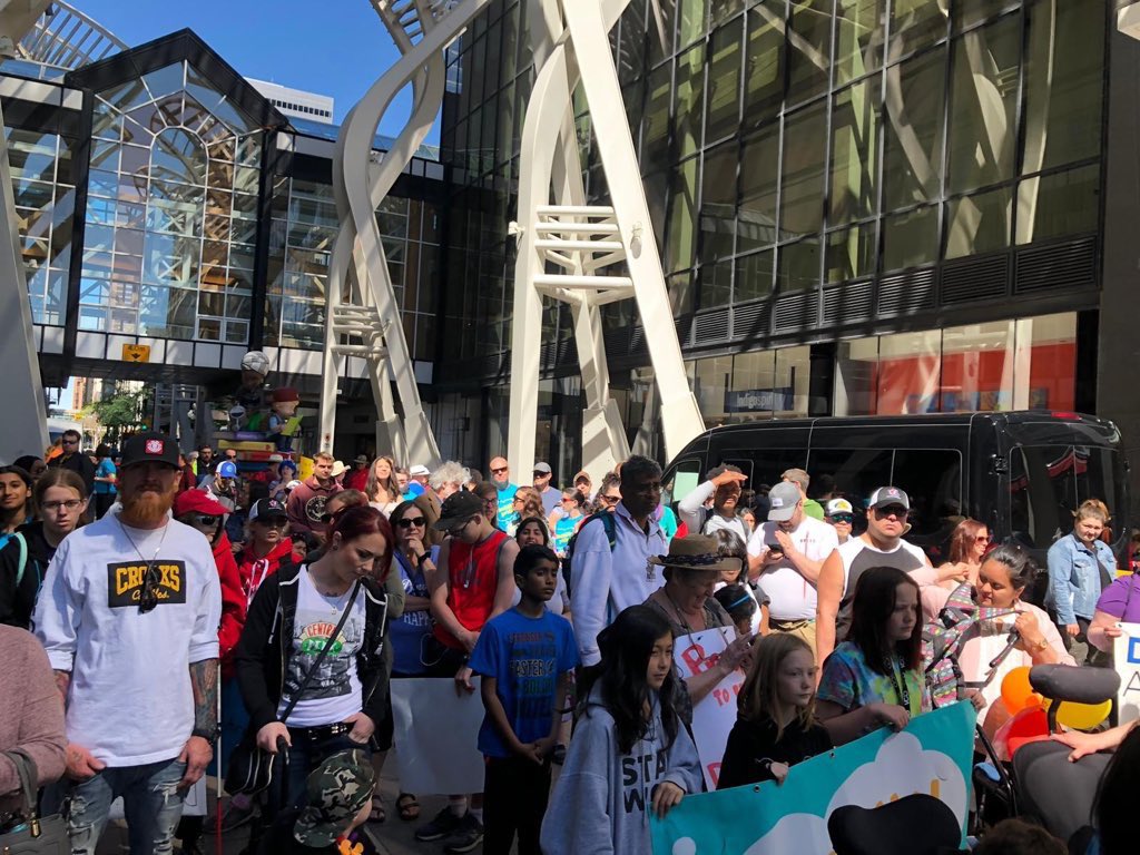 KennyVLimaC's tweet photo. A fun and energetic morning celebrating diversity of ability with #DisabilityPrideAB at the parade and celebration! 

My pleasure to emcee representing our inclusive community @YMCA_Calgary, although no one needed too much help catching the spirit! #disabilityprideab https://t.co/sAZcDj5hfT