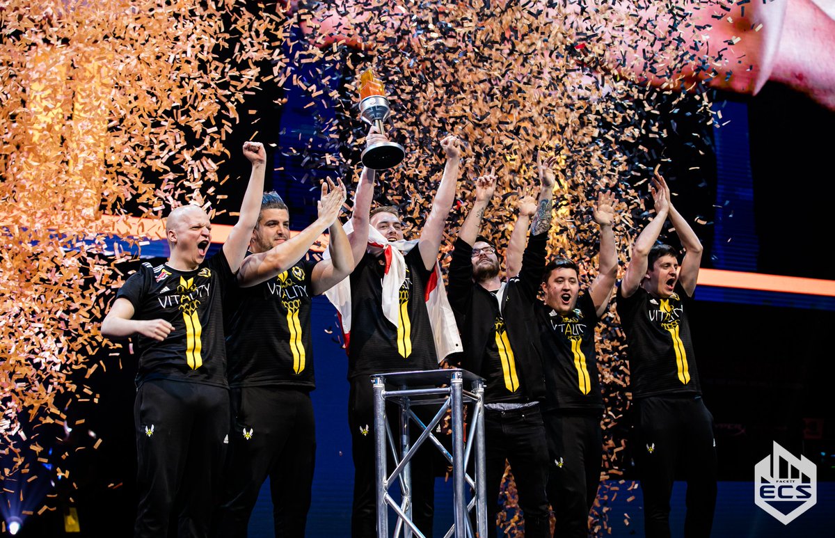 joebradyphoto's tweet image. #ECS7 Champions! // @TeamVitality