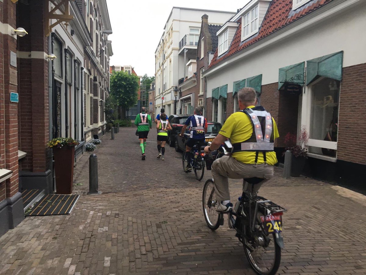 waterlopers's tweet photo. Inmiddels Gelderland bereikt. We maken ons op 2e #Roparun nacht. Sfeervolle doorkomsten geven het team energie! https://t.co/SWN3zCmAoB