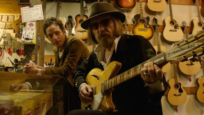 q1043ootb's tweet photo. #Listen 9pm est #TONIGHT #sunday #jakobdylan @jakobdylan and #andyslater join me in the studio to talk about their new film, and corresponding soundtrack together #echointhecanyon @echointhecanyon @BMG @BMG_US @GreenwichET LISTEN HERE https://t.co/cI2EcdpfX3 https://t.co/rzUBABorIb