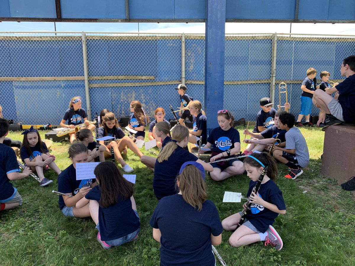 Mrs. Jones tweet media