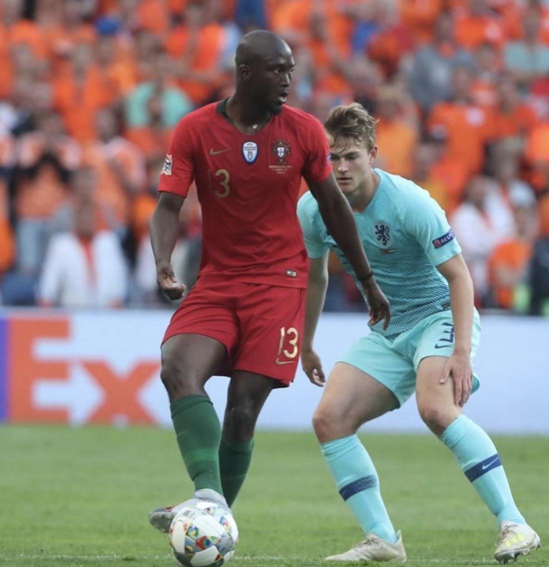 AsQuinasOff's tweet photo. 🎙️🇵🇹 Danilo :"Nous sommes très heureux, ça a été une victoire avec beaucoup de mérite face à une grande équipe.
Il y a eu un excellent travail de formations des clubs, ils doivent continuer car cela porte ces fruits"
#PORNED #PORHOL #PORPB #NationsLeague #UEFA https://t.co/wa762p9qHd