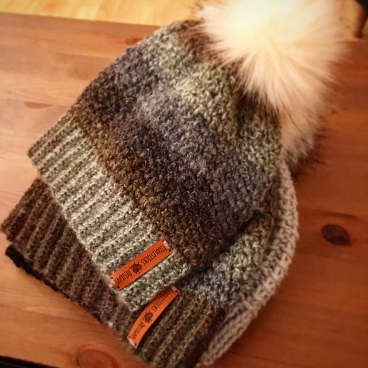 TreacleKnits's tweet photo. Hat pile 🎩 #knitting #knitflix #crochet #handmade #beanie #pompom #knitted #hat https://t.co/fBaprord7r