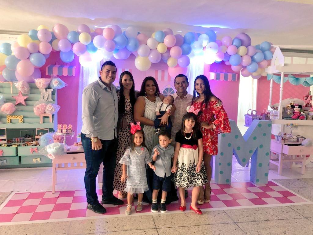 pereajacque's tweet photo. Primer añito de mi sobrina Maria Juliana...🙏🍼👶🎂 #DiosLaBendice https://t.co/IujmRAYuyU