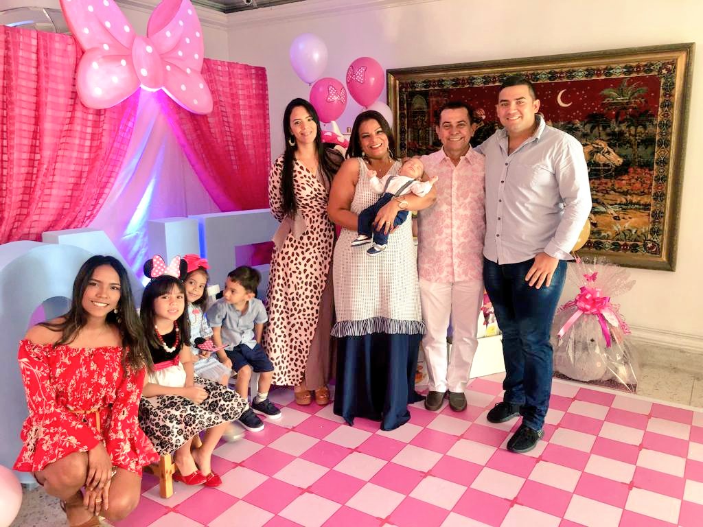 pereajacque's tweet photo. Primer añito de mi sobrina Maria Juliana...🙏🍼👶🎂 #DiosLaBendice https://t.co/IujmRAYuyU
