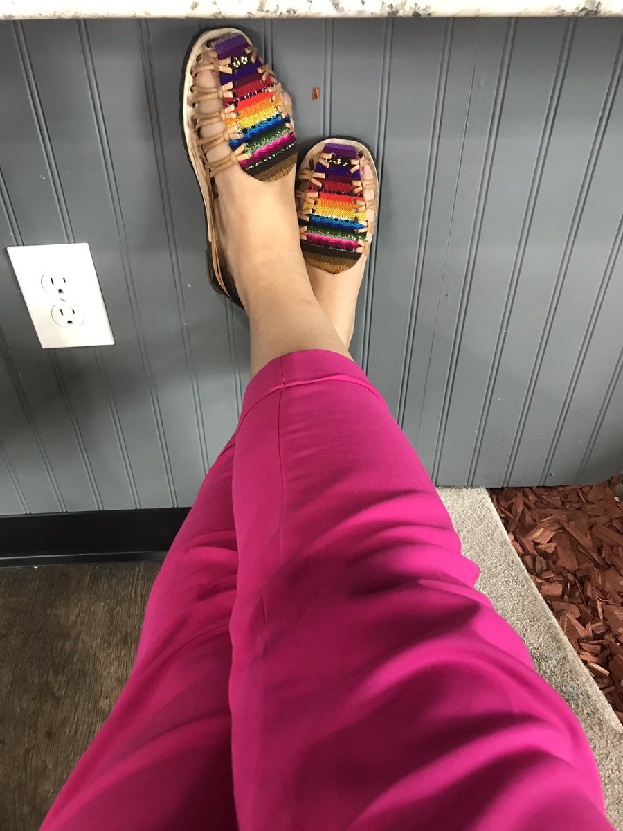 tmakrivera's tweet photo. Wearing pink today for #MaleahDavisDay ❤️#fixCPS https://t.co/1Af1jdqRun