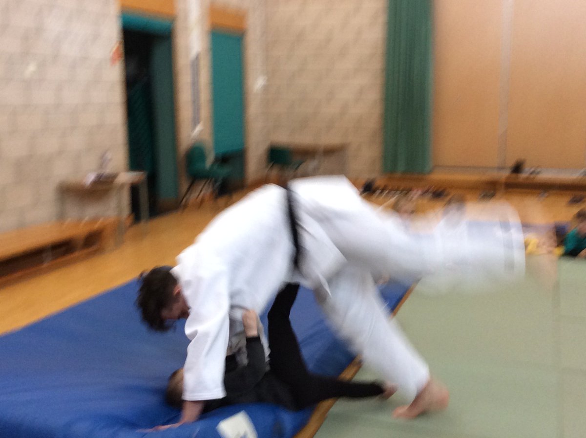 Lawthorn_PS's tweet photo. A wee bit of Judo from Irvine Judo Club! #throws #judo #sportingpathways https://t.co/bkWsSU0RlL