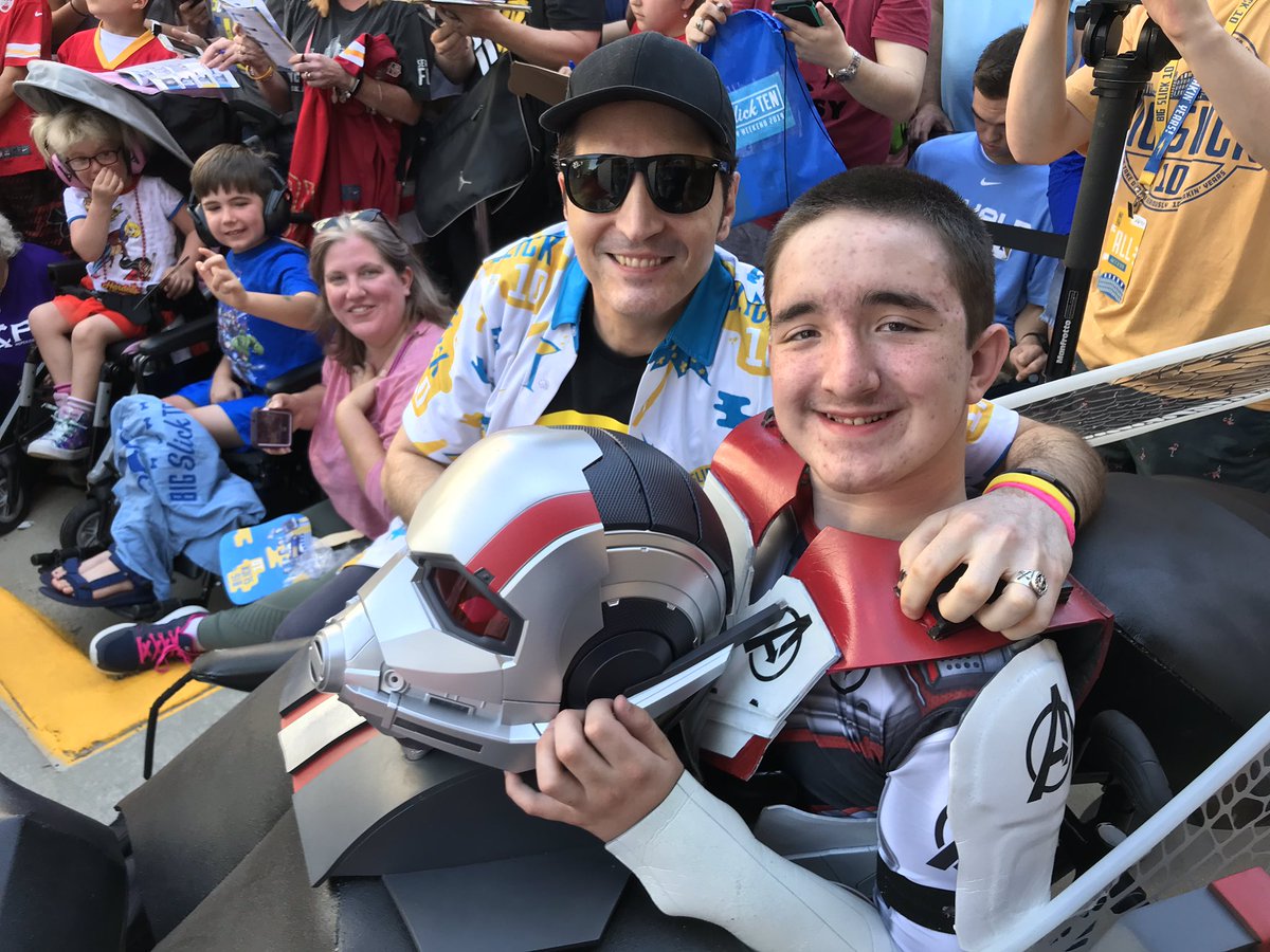 WalkinNRollin's tweet photo. Awesome “@AntMan” Friends from @BigSlickKC at the block party Saturday morning! Reese was in his “Ant-onio Banderas” Wheelchair Costume, while wearing his Quantum Suit Ant-Man attire. Thank you so much Big Slick for all you do for @ChildrensMercy! You are all heroes! #antourage https://t.co/2YU2a7sSH8
