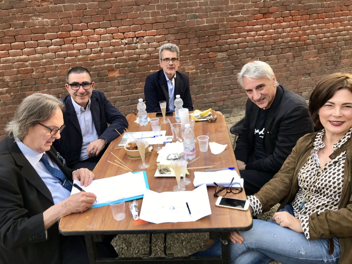PompeoLaura's tweet photo. Il Premio alla Cultura “Beppe Calopresti” ha chiuso l’evento ”OpenDistrict-Fashion, Art &amp; Design” di Golfart, organizzato da Pegi Limone a Moncalieri. Giuria presieduta dal regista Mimmo Calopresti insieme ad Angelo Mistrangelo, Tonino Minniti, Andrea Tortorella e Laura Pompeo. https://t.co/BX9kY5TE4f