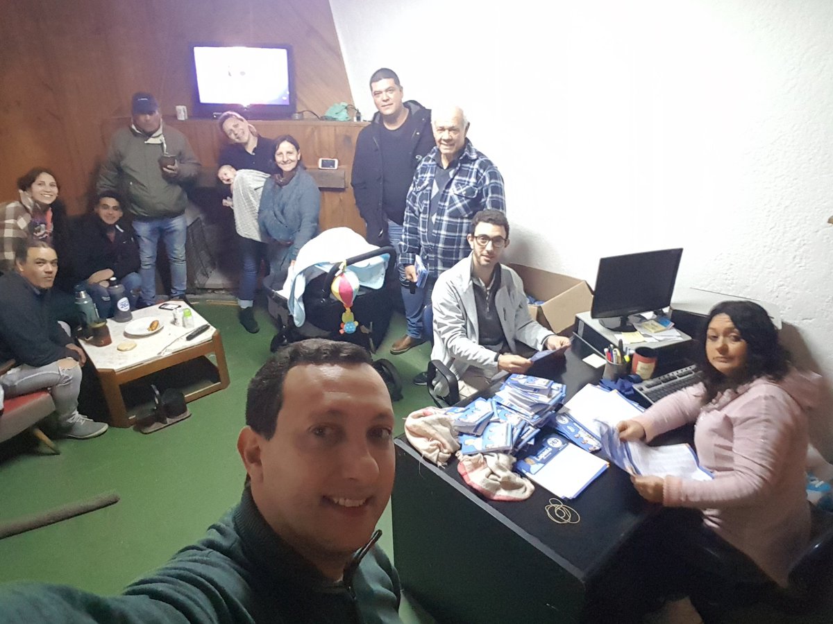 GermanLapasta's tweet photo. Fin de semana movidito , hoy tocó puerta a puerta nuevamente , militancia todo el día activa , trabajando con los vecinos en post de un futuro mejor para todos.
#Floridaconvosyla262
#Lapasta262🔹
#Floridacrececontigo https://t.co/kF3TL24cMJ