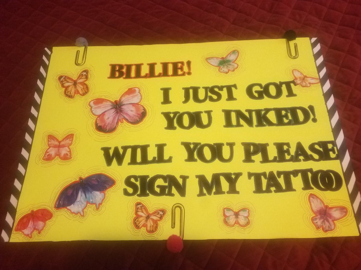 HopeLoving2's tweet photo. Ready for Billie Eilish! Sadly I forgot my poster but hopefully she still sees this! @billieeilish @UnitedCenter https://t.co/93k0ghniZN