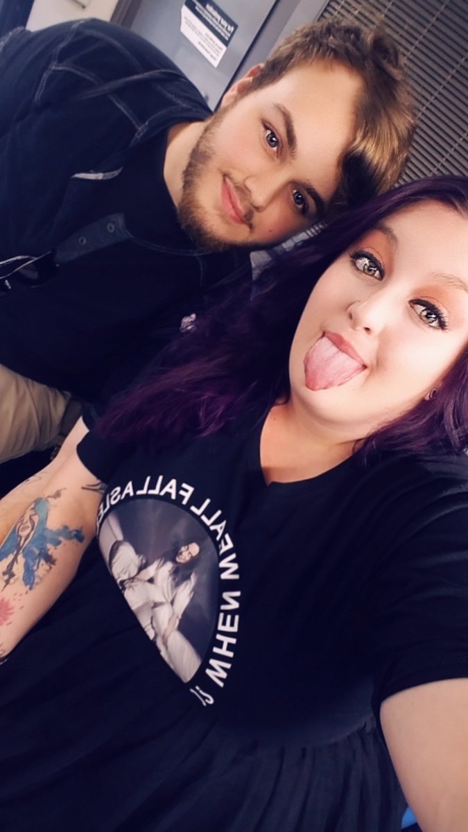 HopeLoving2's tweet photo. Ready for Billie Eilish! Sadly I forgot my poster but hopefully she still sees this! @billieeilish @UnitedCenter https://t.co/93k0ghniZN