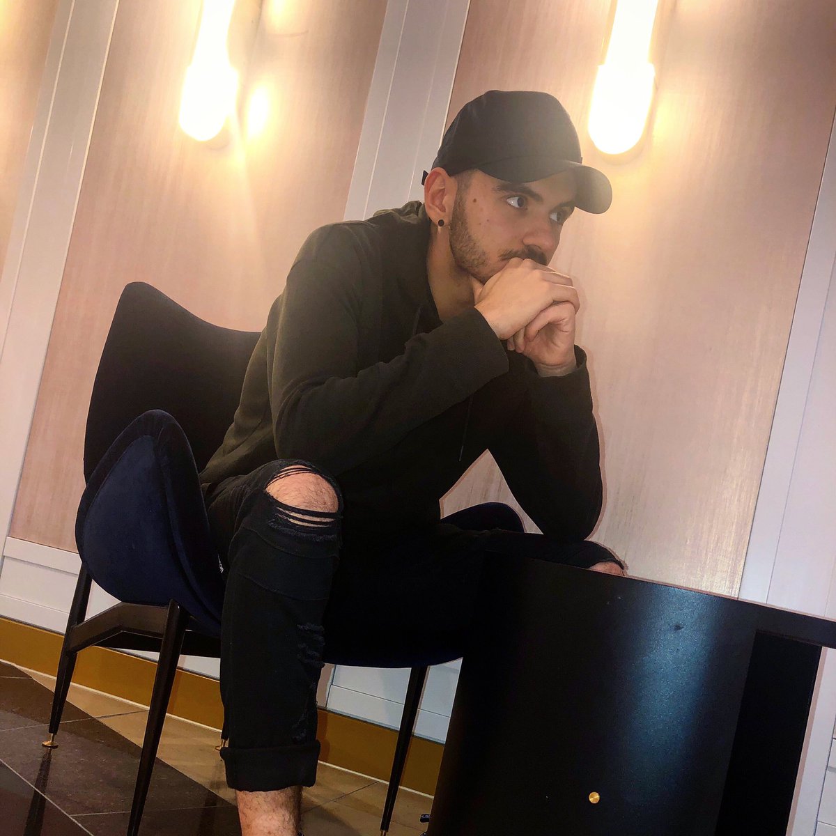 It may look like I’m in deep thoughts, but I’m actually thinking about what to eat next 🤷🏻‍♂️🍕