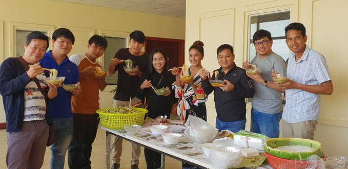 Devit123_Love's tweet photo. 9 June: the First Time of #Cambodians to Eat Khmer Noodle for #National #Solidarity
#Cambodia https://t.co/uLvEjgpLUD