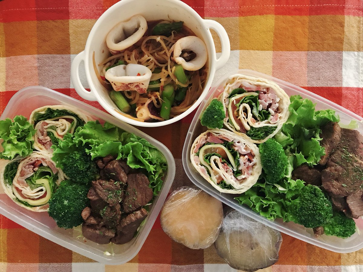 りこごん ラップはコストコのハイローラーだよー うんまい １つ100kcalもあるけど 笑 ニラもやし映えないーーーー 火曜日ファイトー お弁当 お弁当記録