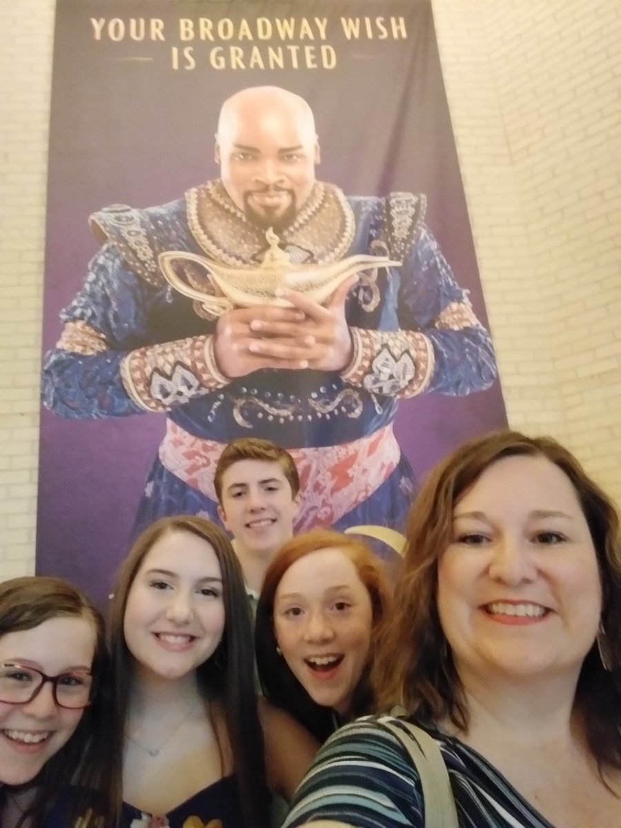 mrstdizfan's tweet photo. You ain't never had a friend like me!! 🧞♂️#AladdinDSM https://t.co/ijKO7BuiV6