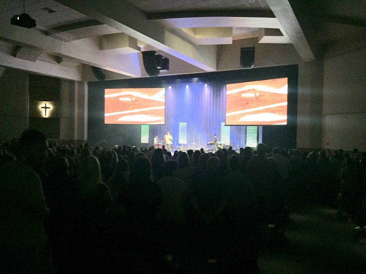 Rick_Raines's tweet image. #RyanStevenson rocking worship tonight ⁦⁦@FairmountC⁩