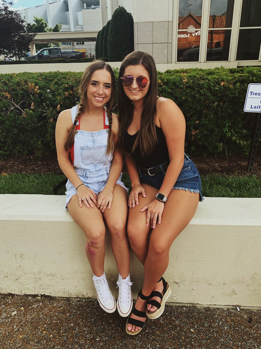 _ashleyfoster21's tweet photo. we were made for cma fest🤠🤠 https://t.co/a4rdgoM64b