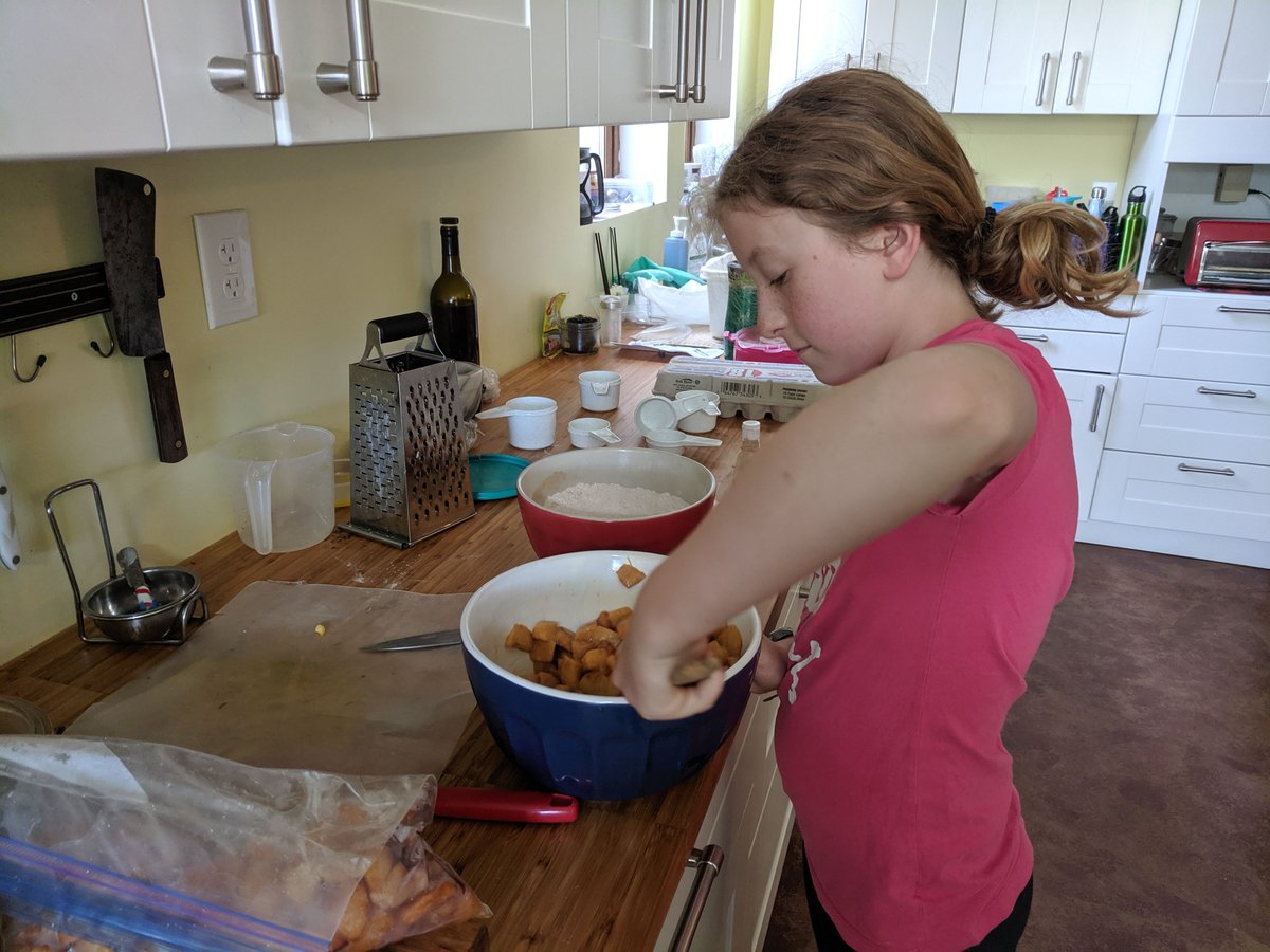DWFarmersMarket's tweet image. Shaughnessy, our Junior Assistant General Manager, thanked @WindsorPolice Constables Cox and Gratton with her famous homemade apple cake. The increase in police presence at our market and downtown has made an impact that we've all noticed, and we're grateful!