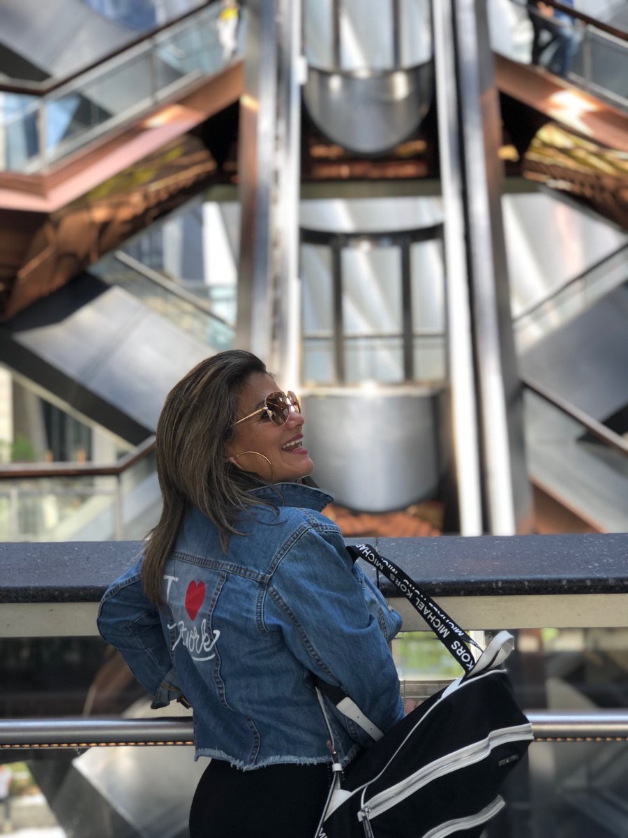 carmina_diaz's tweet photo. NYC ❤️ https://t.co/FwtG0HYKVU