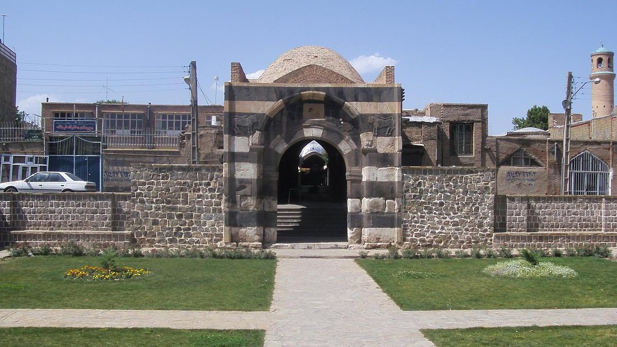 IranToursMCN's tweet photo. Khoy, is a city and capital of Khoy County, West Azerbaijan Province, Iran.                               #iran #irantoursmcn #tour #tours #tourism #travel #nature #naturaltourism https://t.co/MyEdg5c4Tj