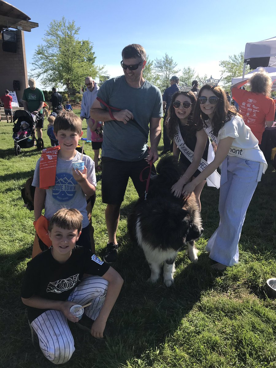 HeatherScandale's tweet photo. Walk for the Animals. ABS represents. Bruce, our ABS therapy dog, won biggest dog @CVSDVT @HumaneSocietyVT @TherapyDogsVT https://t.co/7DEEqwp3z8