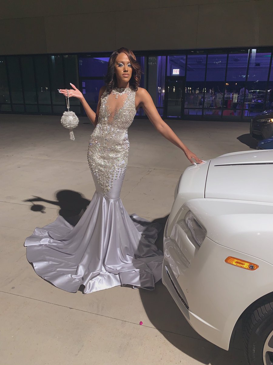 Killemkye's tweet photo. Iconic, Unforgettable, Memorable 🕊       #SetTheWoodOnFire #Prom2k19 #su23 https://t.co/ivOGyhkhNr
