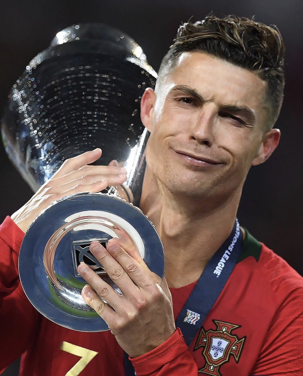 stevenbarata's tweet photo. Caption this: #PORPB #CR7 🇵🇹👏 https://t.co/nOHmgPXklg