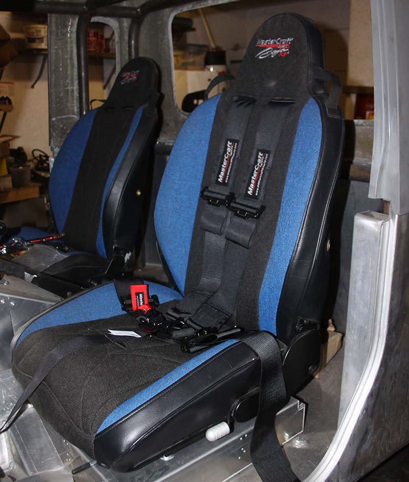 Ride in comfort and style with MasterCraft Safety seats. Don't forget, custom camelbak's are available too. #teammastercraft #mastercraftsafety #mastercraftyourlife #offroad #racing #jeep #bronco #jeeping #trailriding #offroading
