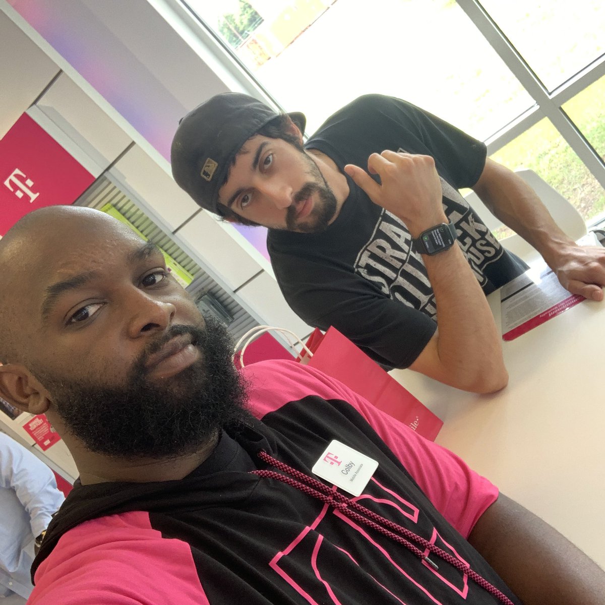 colbycheeseTM's tweet image. Our buddy Scott just gifted himself an ⌚️ Apple Watch for his Bday @JohnLegere @TMobile 
@JonFreier #tmobileswag #tmobileone #tmobilebusiness #tmobilestore #tmobileteam #tmobile #tmobiletuesdays #tmobilearena #tmobilepark #tmobiletuesday #tmobilelife #tmobiletruck #tmobileusa