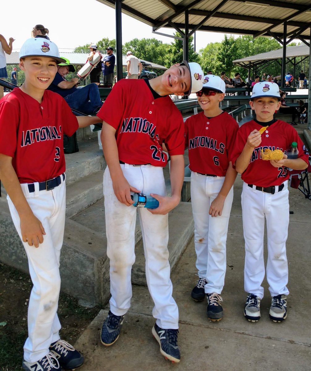 jen_myres's tweet photo. Because when you win your first game, you go check out how your younger brothers are doing! https://t.co/GBFKVln4Ah