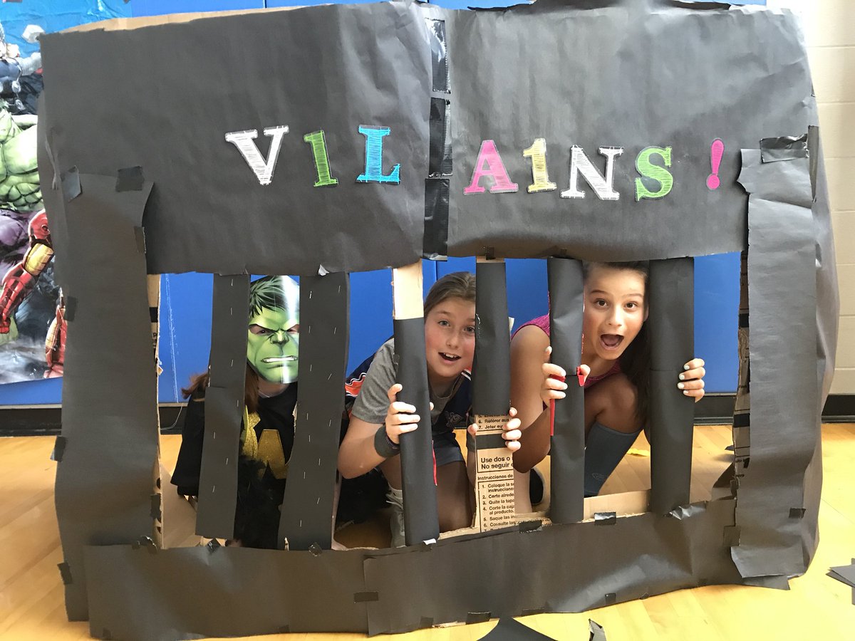 missklipfel's tweet photo. #HoweManning 4th graders having a SUPER time at #hmcomiccon complete with original super heroes, villains, sculptures and @scratch animations! https://t.co/egV6A6Vy2q