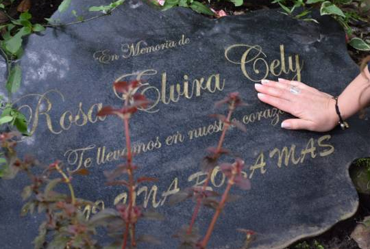 Hoy, a 7 años del feminicidio de Rosa Elvira Cely, lo que más me llena de rabia es saber que <a href="/MiguelUribeT/">Miguel Uribe</a> puede ser candidato a la alcaldía de #Bogotá a pesar de haberla revictimizado. 

¡NO FUE SU CULPA! 😡😡

¡Ni un voto para este señor!

#NiUnaRosaMas ✊🌹