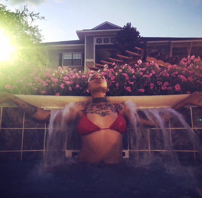 When the water does that little thing to your clit 🤤 #WaterGoddess Check out my new video tonight on<a href="/tag/watergoddess"class="tags"><span>#watergoddess</span></a>