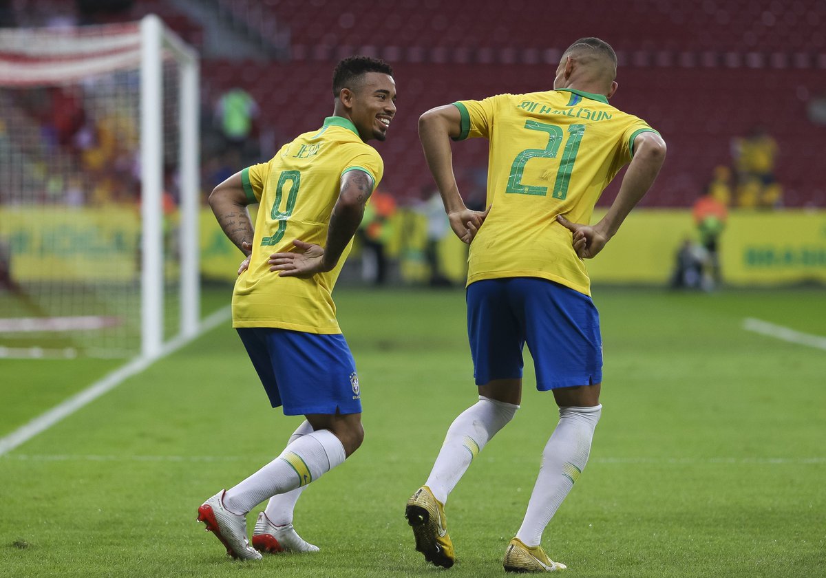 🐦 | The boy never stops... #EFC <a href="/CBF_Futebol/">brasil</a>

<a href="/richarlison97/">Richarlison Andrade</a> 💙👏
