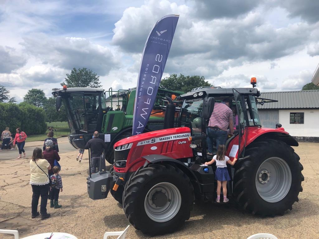 Big thank you to @EWDaviesFarms for inviting us along to attend their Open Farm Sunday event! Who knew mug pong would be so popular! Everyone loves a free mug! #education #foodandfarming #openfarmsunday