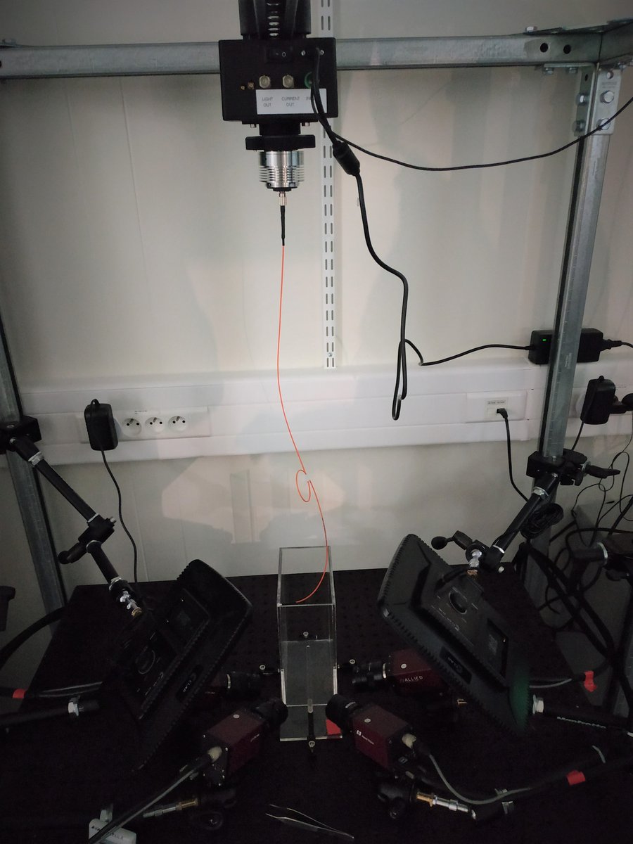 Proud of the successful testing of our #optogenetics commutator and integrated controller for #neuropixel. Our thanks to @andola_d and Aya Takeoka @__NERF for the wonderful collaboration.