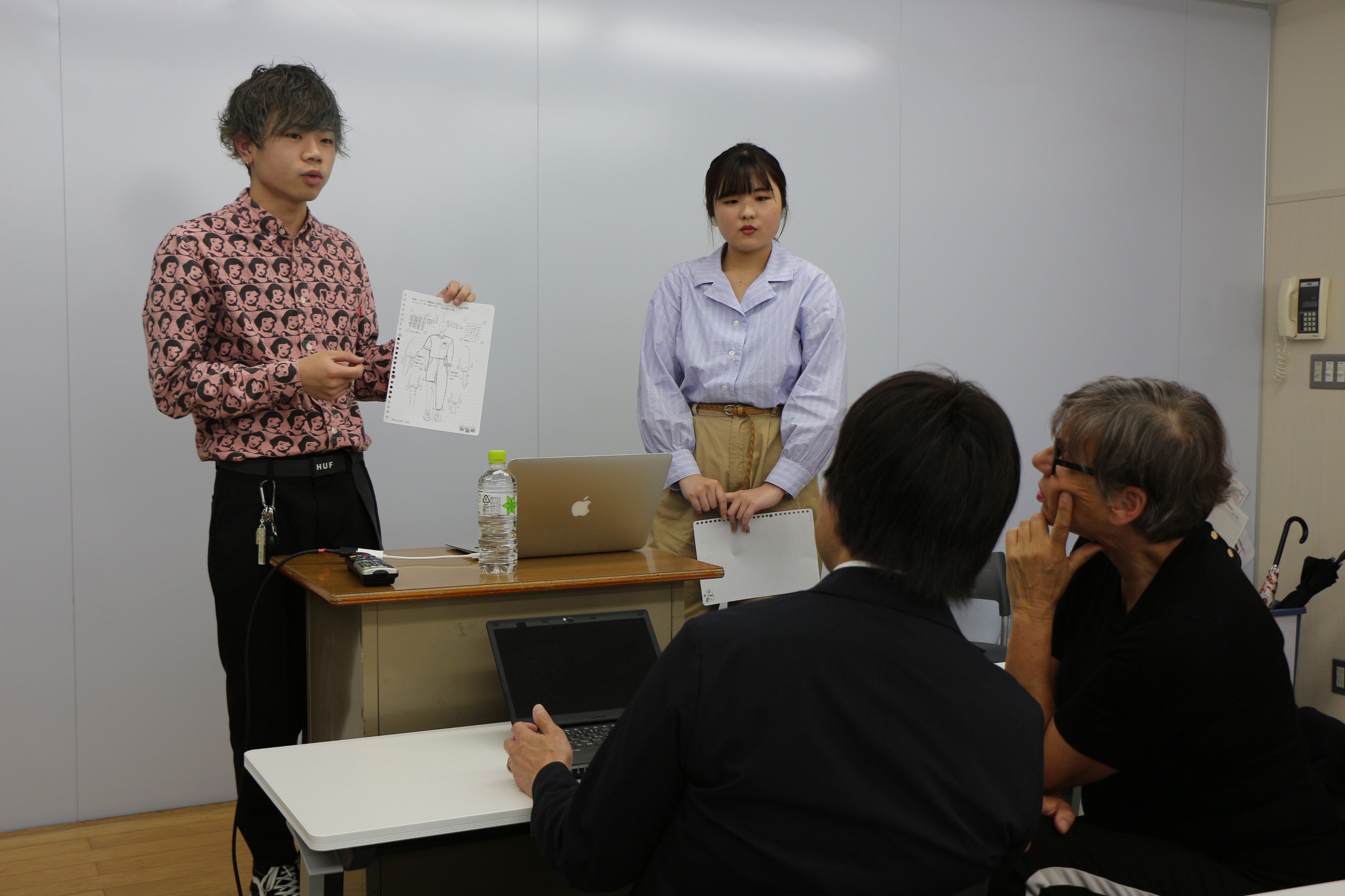 上田安子服飾専門学校 ロサンゼルスにある西海岸最大のファッション 専門学校 Fidm とハリウッド映画の衣装製作者を多数輩出している カリフォルニア芸術大学 から先生をお招きし授業を開講しました T Co Ejsg7ee5oc Twitter