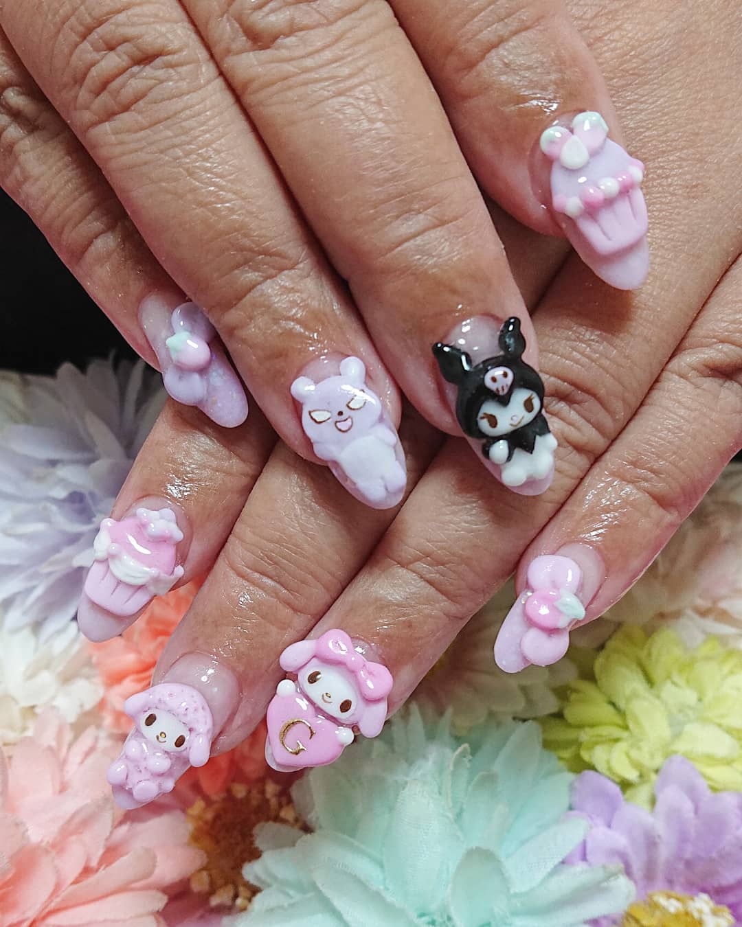 いろはねいる クロミちゃんがお好きな海外からのお客様 黒にピンクの組み合わせが引き立って可愛い ジェルネイル スカルプ ネイル Nail 新宿ネイルサロン いろはねいる マイメロ マイメロネイル クロミちゃんネイル キャラクターネイル 3d