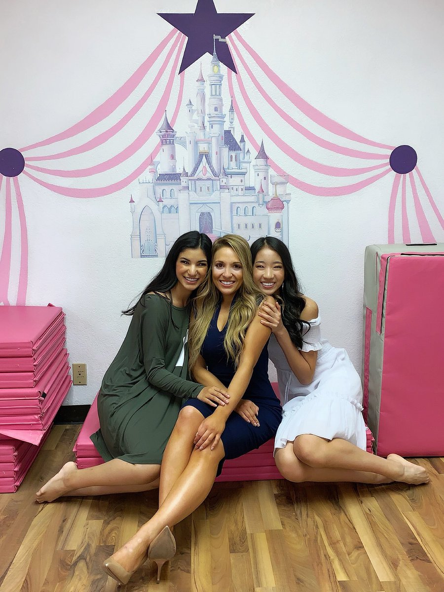 MissGlendaleAZ's tweet photo. #SisterhoodSunday What a pleasure it has been spending the year with my NPG girls! The constant love &amp; support we share is the true meaning of sisterhood! I am so proud of these girls &amp; am so excited to share @missazorg week together! ❤️https://t.co/b2LxFAYikD… https://t.co/n4ygBpZ6av