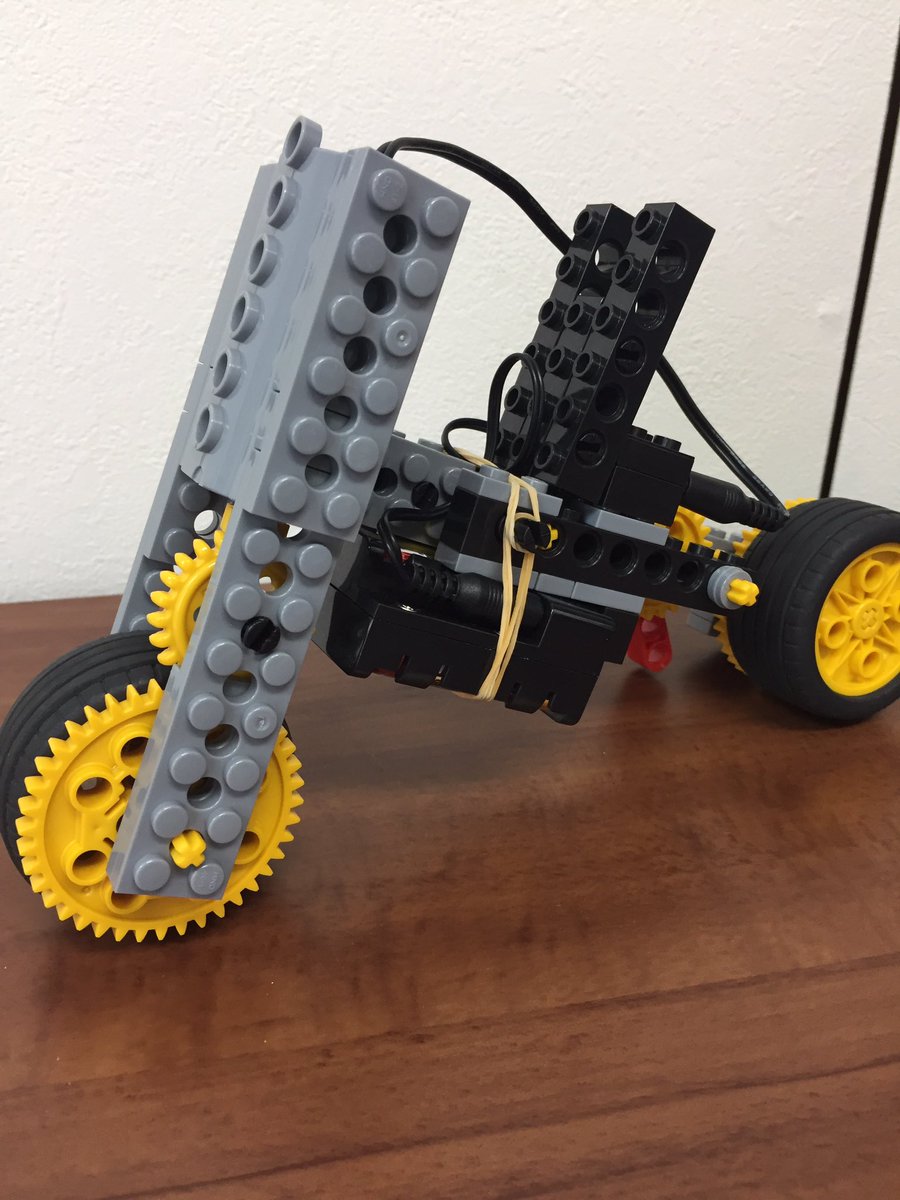 mintohouse's tweet image. 今日はロボット教室です🤖