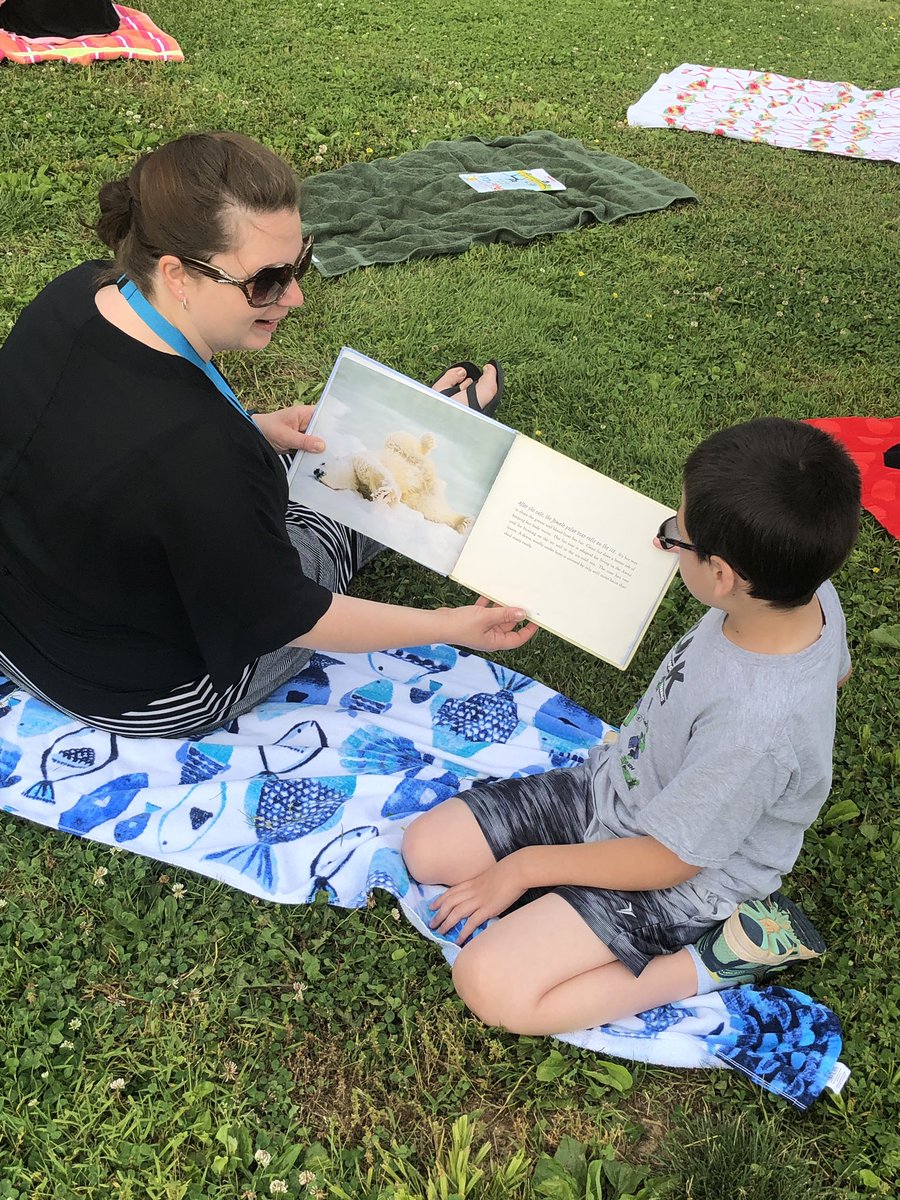 LKnudsen_BCPS's tweet photo. Outdoor reading and biography red carpet walk!  What a fun Friday!  @7DE_Reading @7DE_deer https://t.co/N4CTtC3Y5P