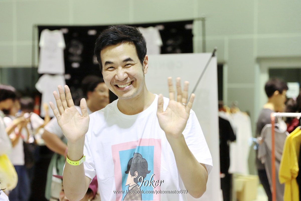 jokermaster619's tweet photo. ปิดท้ายในงาน CAT T-Shirt อย่างเท่เลยครับ #StampApiwat และ #HugoJulajak หล่อโคตรๆ^^ ใว้ปีหน้าไปอีกแน่ๆ #cattshirt6 #catradio #janchan #Cannayika #SY51 #FEVERTH ถ่ายด้วย #Canon #Canon6DII + #Canon2470F28II https://t.co/EOvXYoQu4R