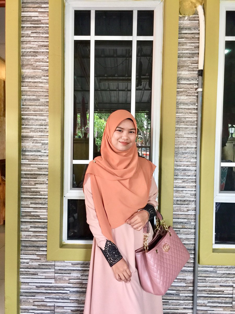 tshanabilah's tweet photo. Kasi can lah sedondon ..ehek 😝 https://t.co/2p1oJjtUA0