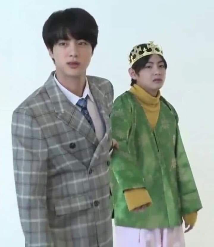 HngocxB's tweet photo. @BTS_twt Seok Jin: Hey Jung Kook/ International playboy/ Bad guy,  i'll show u mah GOOD BOY. https://t.co/TgLQG0BgIB