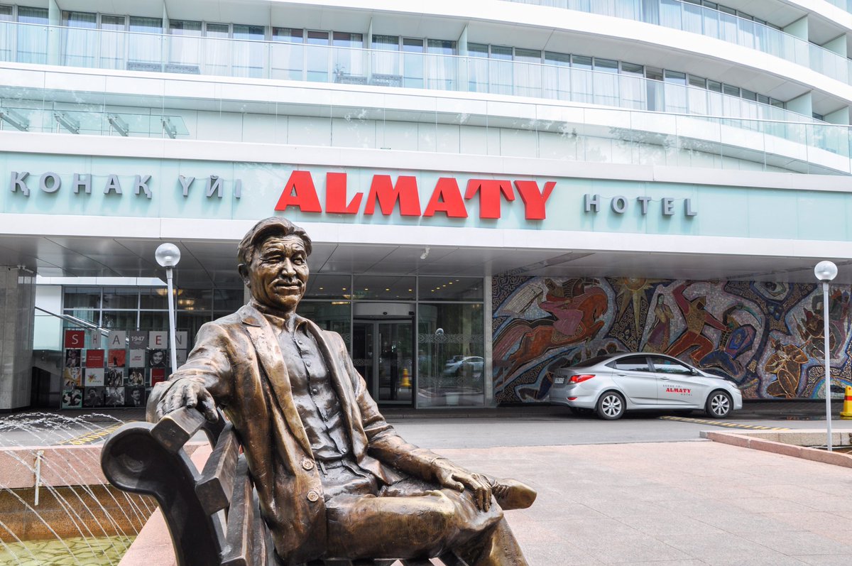 HotelAlmaty's tweet photo. Do you visit the sculpture of Shaken Aimanov in front of our hotel❓
Удалось ли вам посетить скульптуру Шакена Айманова перед нашим отелем❓
#almatyhotel #hotel #almaty #breakfast #lunch #businesslunch #dinner #issykrestaurant #issykbanquethall #morning #coffee #tea #банкетныйзал https://t.co/VJ8T1QmZOc