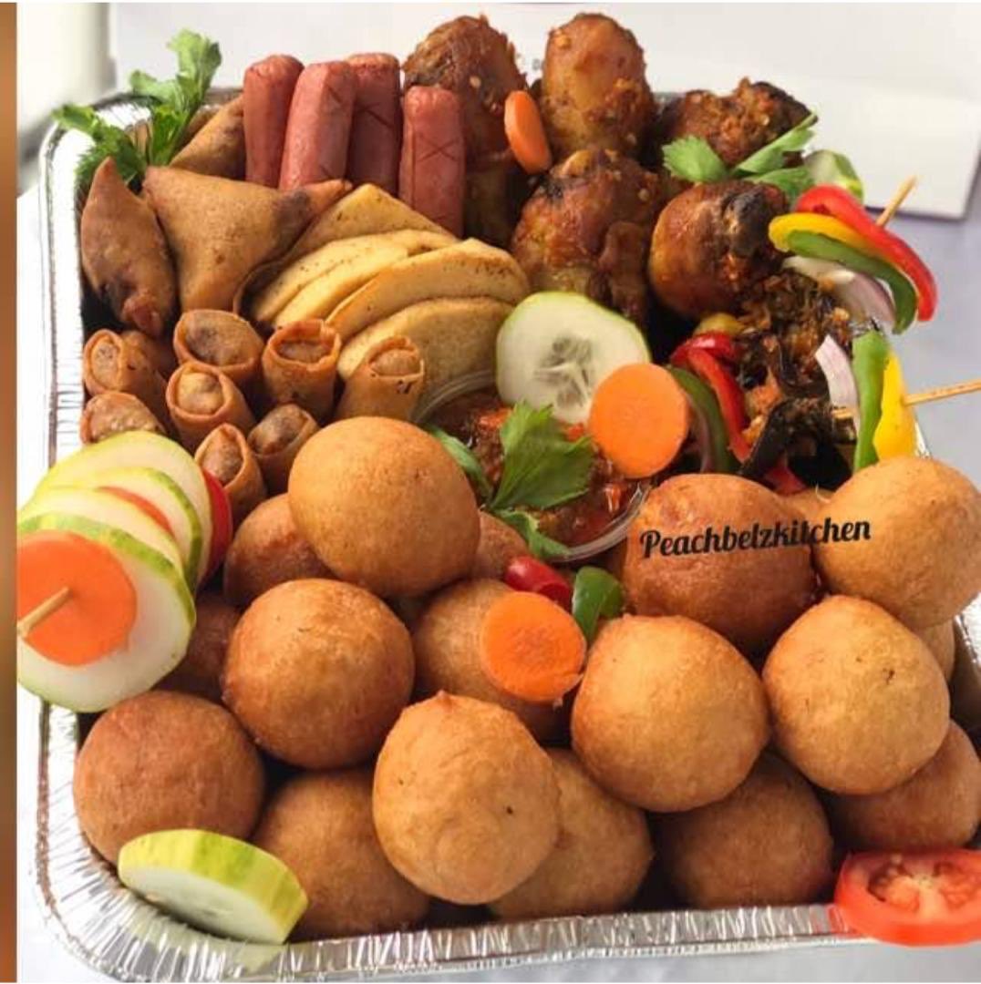 peachbelz's tweet photo. A platter of this goodness is all you need today 💃💃 call 08107980179 to place your orders 😋😋
#portharcourttrends #portharcourtfoodie #smallchops #smallchopsinportharcourt #foodtweets #foodhub https://t.co/teGSckYOZo
