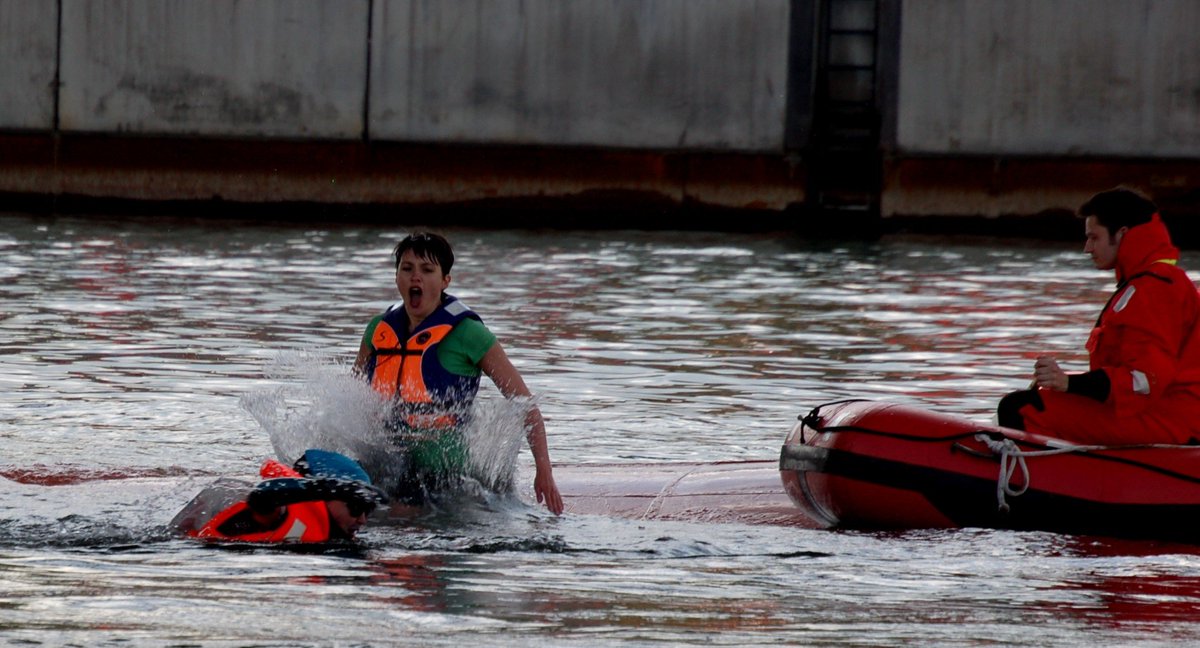 Es sind alle wieder frei. Vielen Dank an alle, die mitgewirkt oder unterstützt haben. #smashcruiseshit #smashpolice #climatejustice #Kreuzfahrt